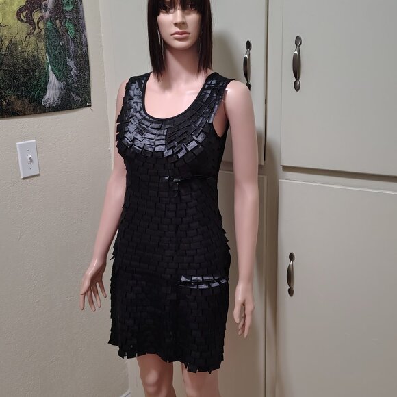 Rachael G Sleeveless Textured Satin Front Cocktail Dress, Black Unisex - Picture 2 of 12